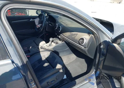 2018 Audi A3 E-Tron 1.4T Premium/1.4T Tech Premium z USA, uszkodzony, nr VIN WAUTPBFF3JA070228